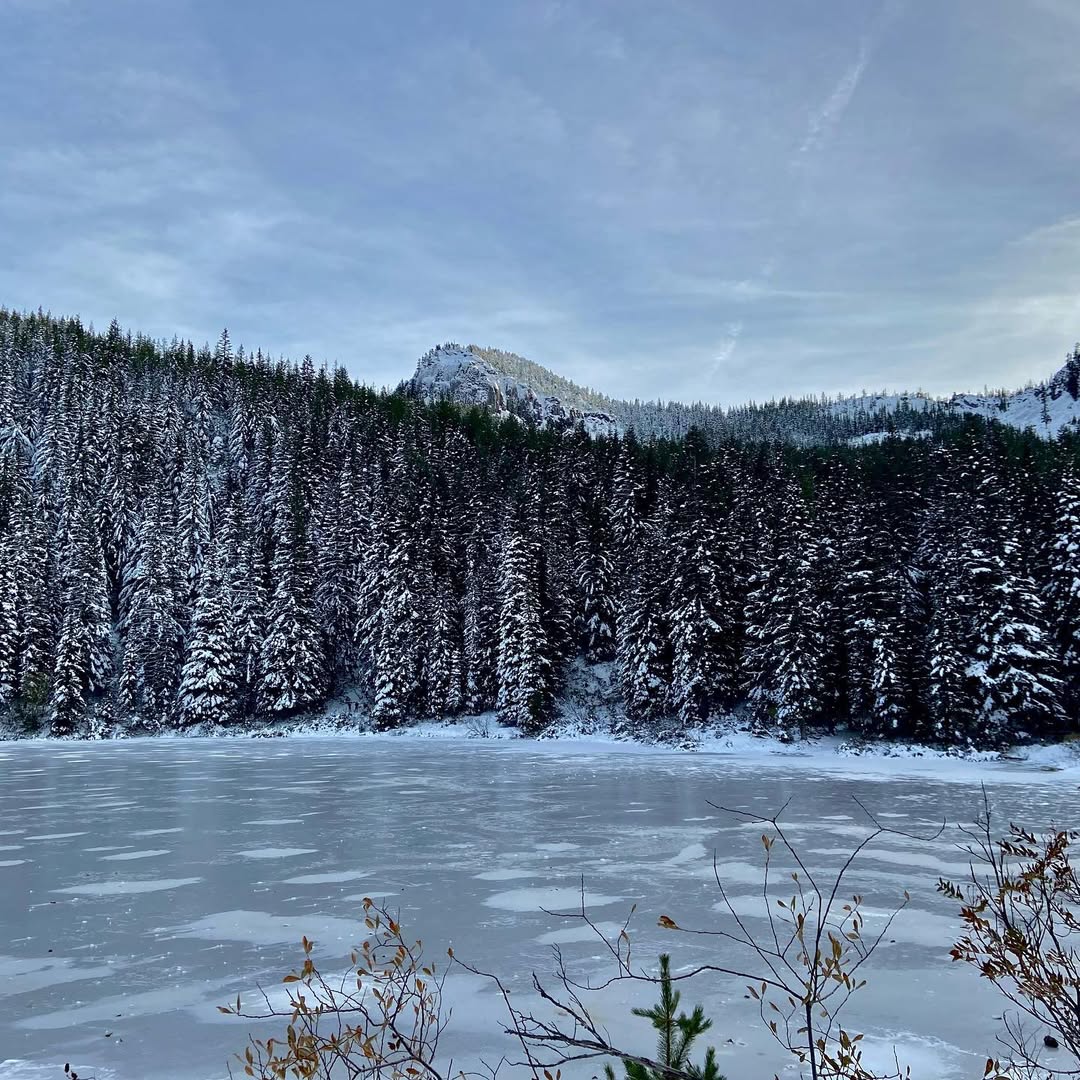 Marvelous Mirror Lake in Mirror Lake, OR, USA - Travel photography by Rohan Goel