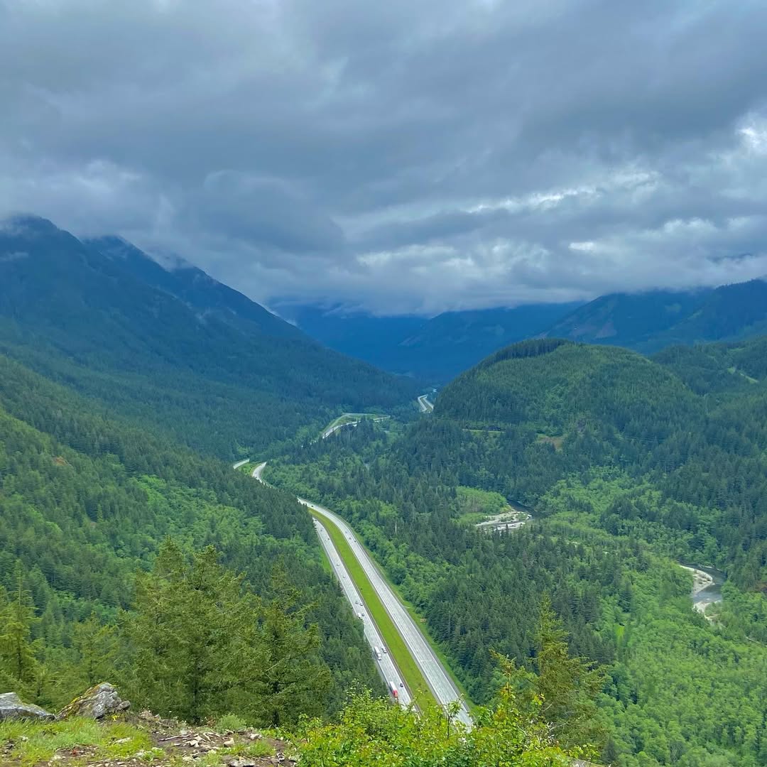 Dirty Harry Balcony Trail in North Bend, WA, USA - Travel photography by Rohan Goel