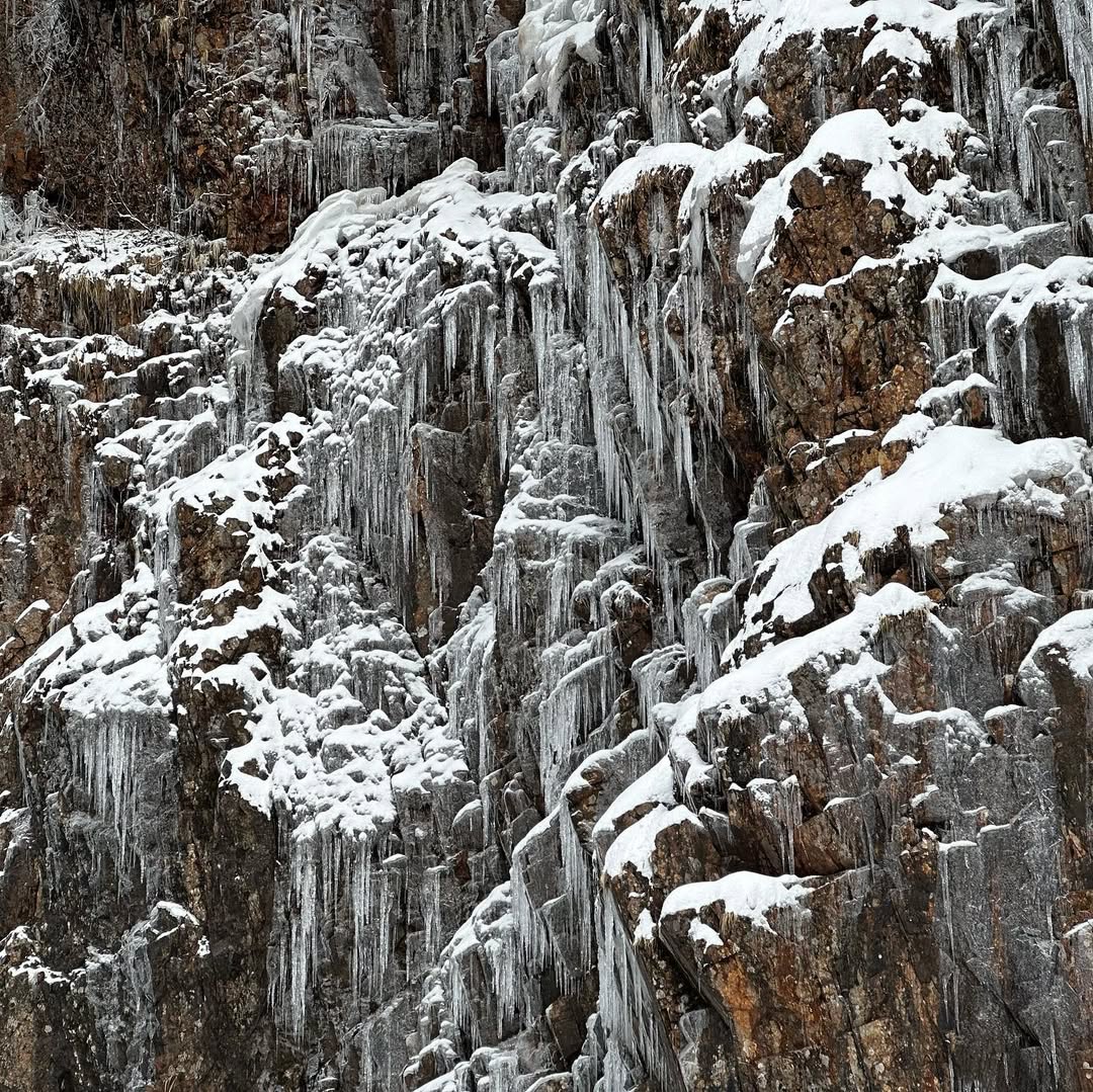 Frozen Franklin Falls in WA, USA - Travel photography by Rohan Goel