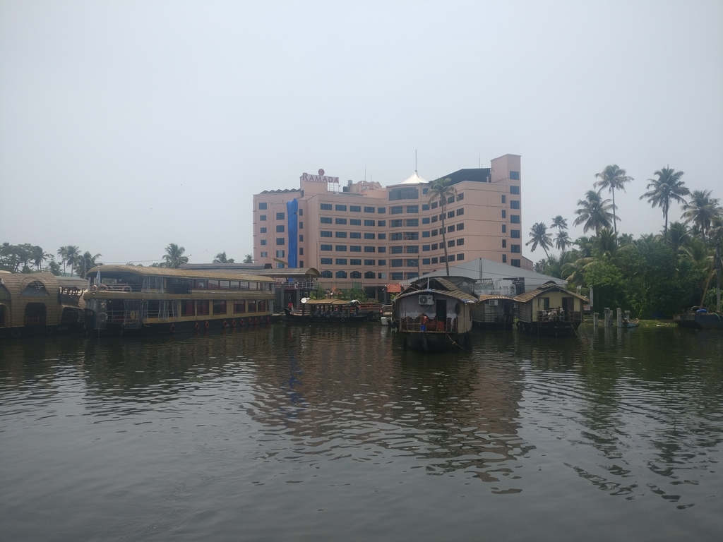 Backwaters at Alleppey. Alleppey + Kochi. MemExp Blog