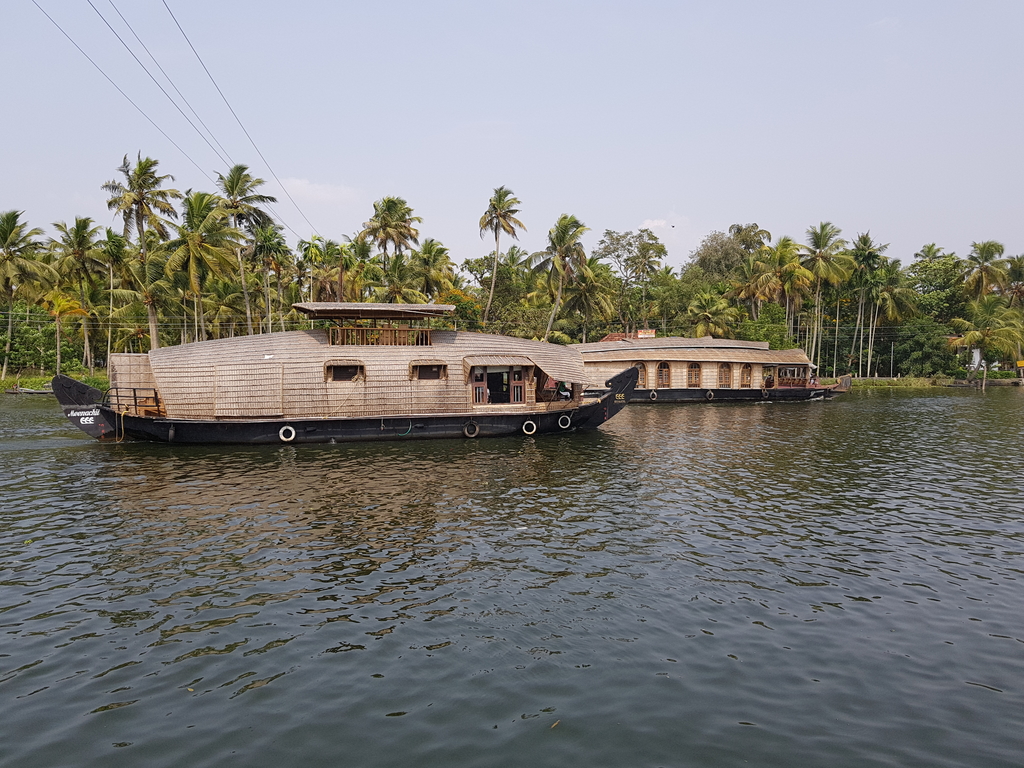 Backwaters at Alleppey. Alleppey + Kochi. MemExp Blog